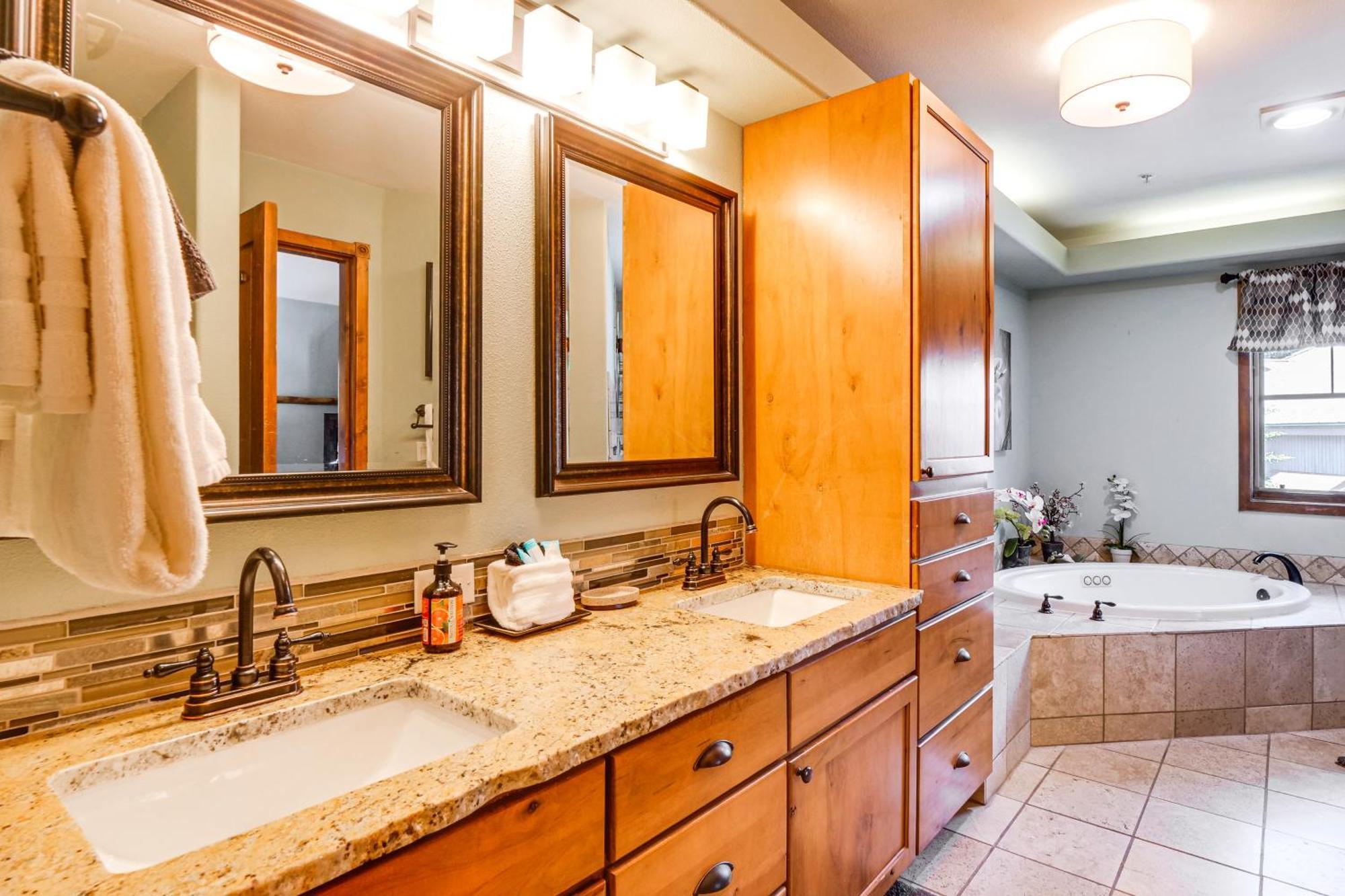 Breck Condo With Pool And Hot Tub Access Walk To Lift Breckenridge Ngoại thất bức ảnh